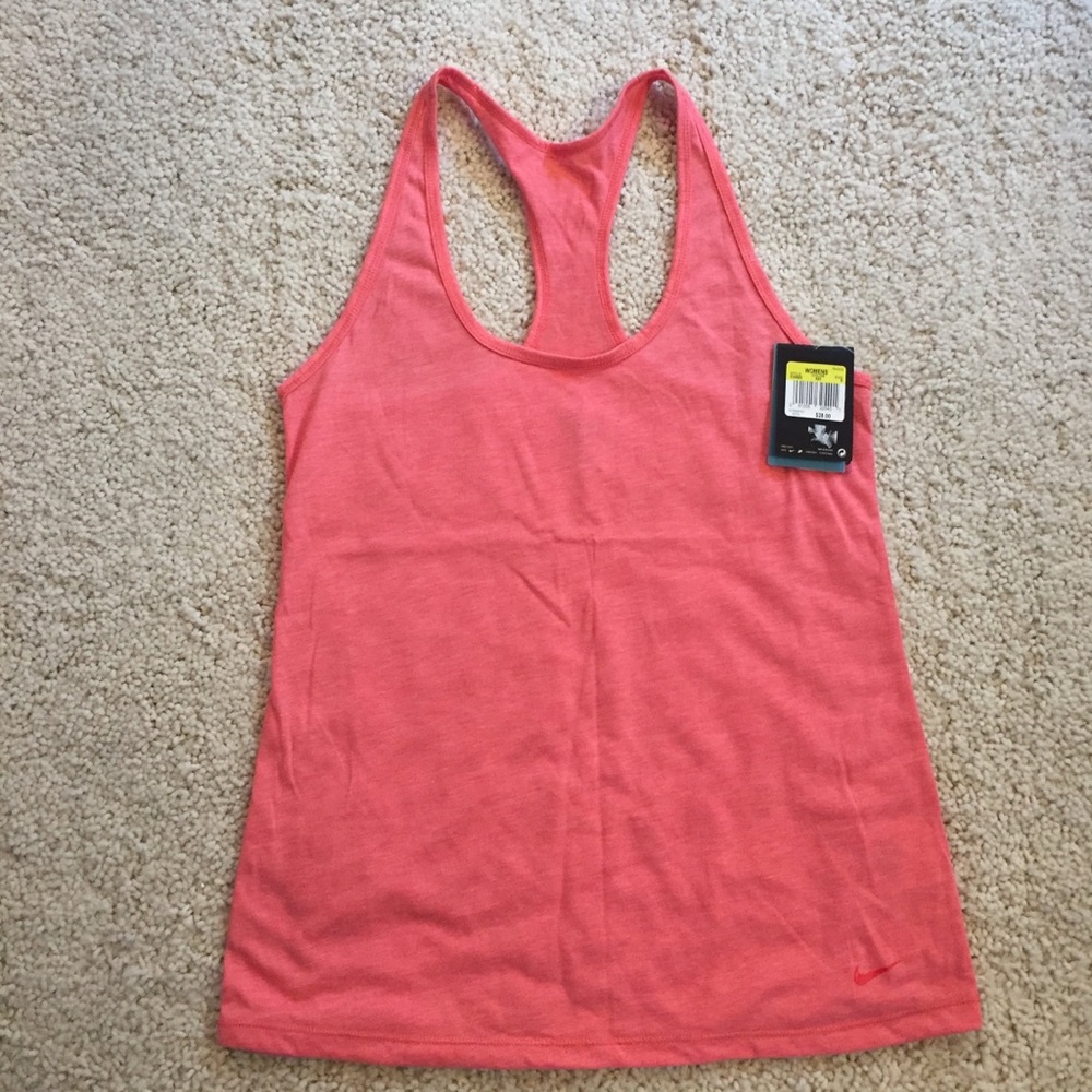 Nike women’s dry fit tank top
